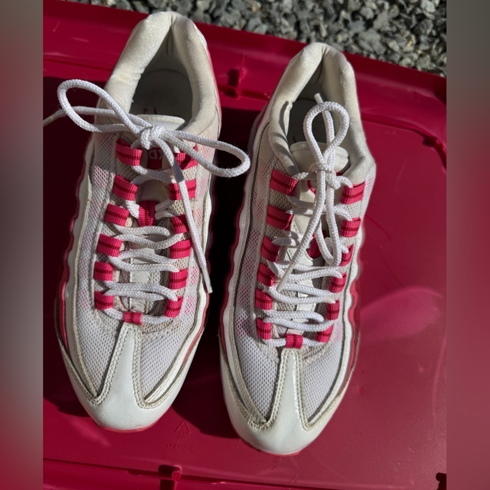 NIKE AIR 2010 Stylish White and Pink Women's Sneakers Sz 7